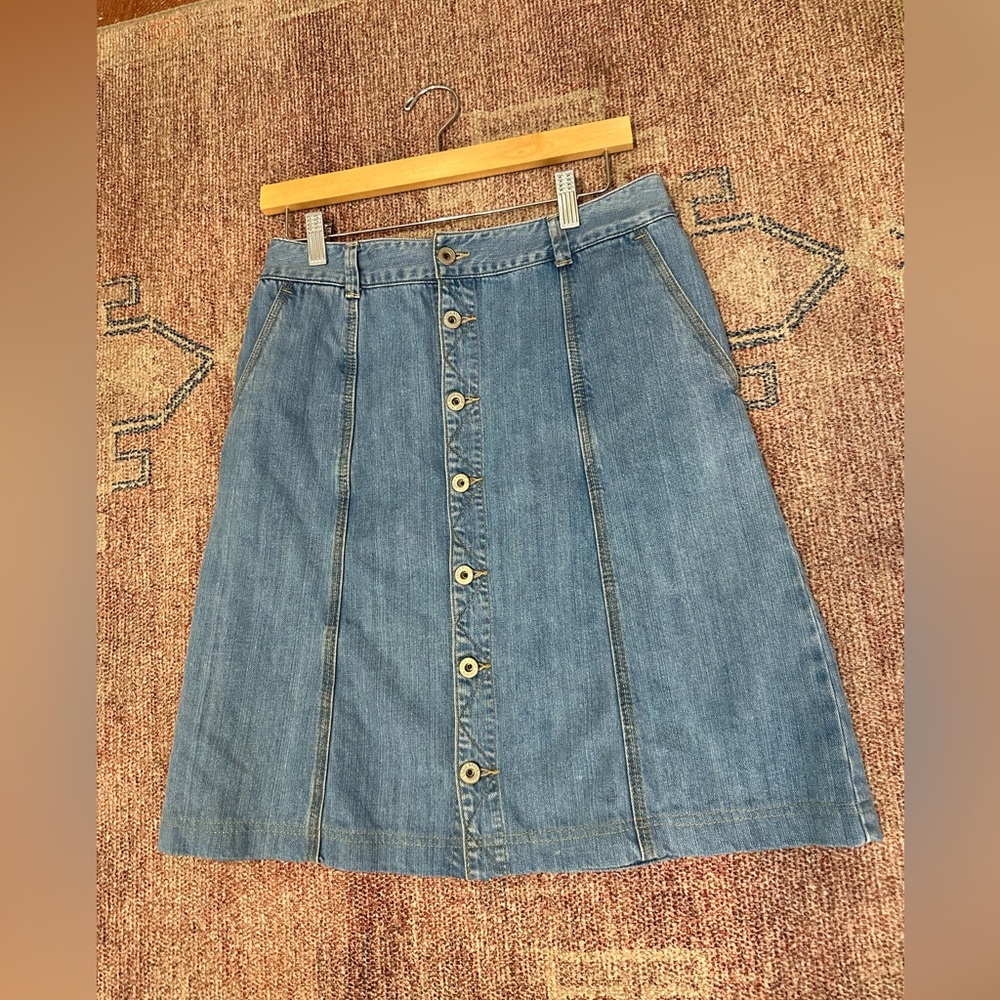 Eddie Bauer button down mini/midi a line skirt size 4 light wash